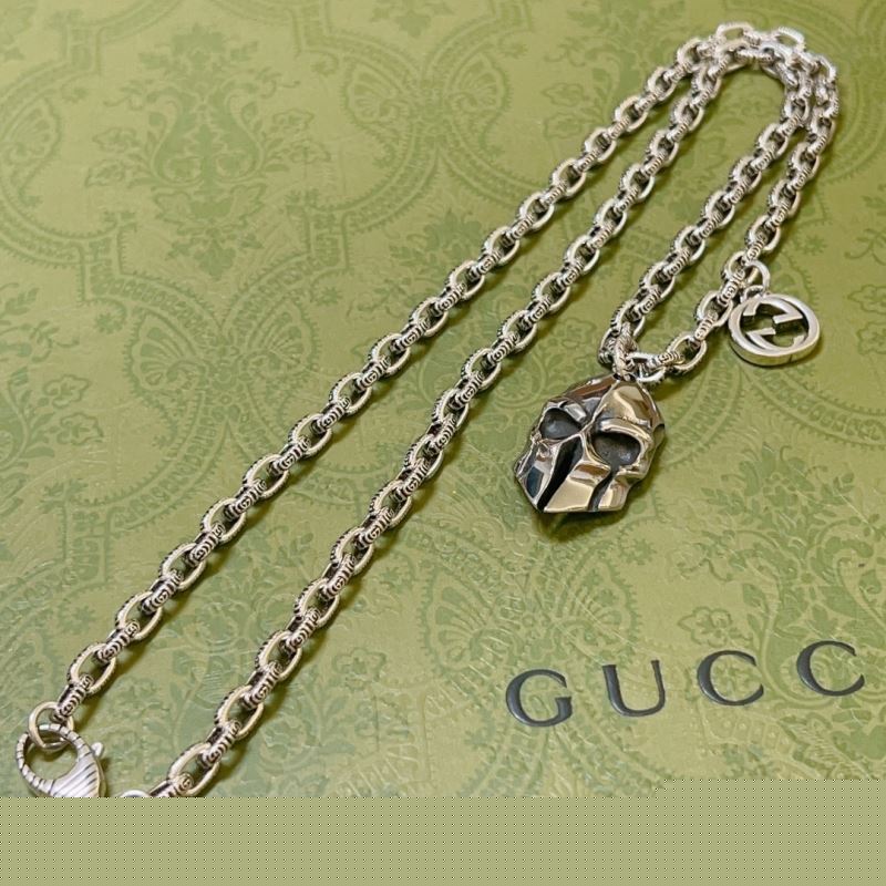 G*u*i necklaces